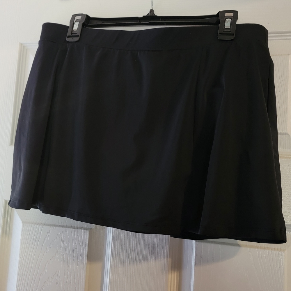 Black swimming skirt
